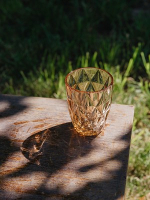  Broušená oranžová sklenička - Diamond 